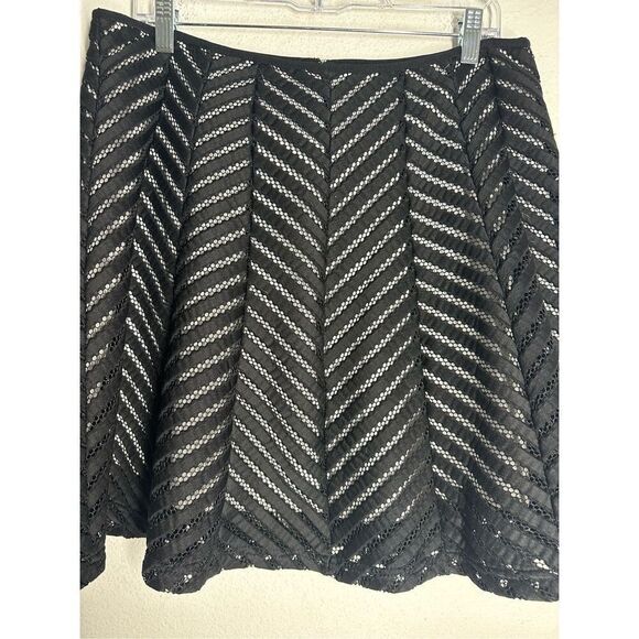 Worthington Women's Size 16P Black Cut Out Stripes Side Zip Short A Line Skirt - Picture 6 of 13